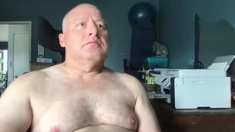 Snapshot of beckster040 chatting on 05-02-26, 04:12 beckster online show from 05-02-26, 04:12
