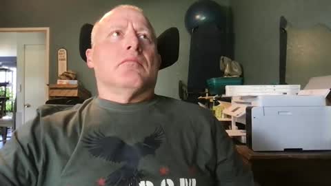 Snapshot of beckster040 chatting on 06-09-26, 01:50 beckster online show from 06-09-26, 01:50
