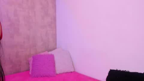 Snapshot of becky__g chatting on 10-11-25, 04:33 becky__g online show from 10-11-25, 04:33