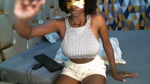 Snapshot of beckyberry24 chatting on 11-07-25, 10:26 jamie online show from 11-07-25, 10:26