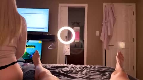 bedroom_peephole online show from 05-15-26, 02:51