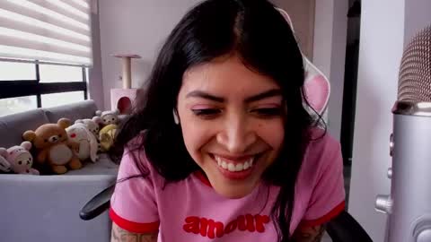 Snapshot of bedroomeyess chatting on 03-07-25, 09:06 Amber UwU IM MOVING AND IS CRAZY ILL BE BACK VERY SOON 3 MISS YA ALREADY online show from 03-07-25, 09:06