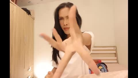 bee_thai online show from 02-14-25, 06:19