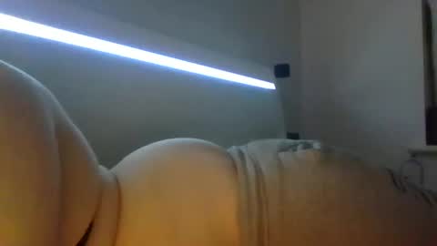 Snapshot of beeinmedeep chatting on 02-18-25, 09:32 beeinmedeep online show from 02-18-25, 09:32