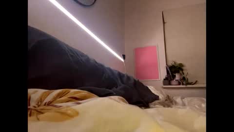 Snapshot of beeinmedeep chatting on 10-30-25, 04:08 beeinmedeep online show from 10-30-25, 04:08