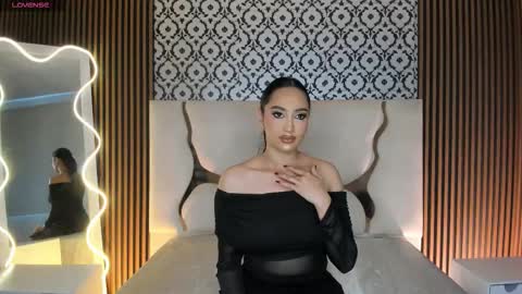 BELLA online show from 12-16-25, 12:43