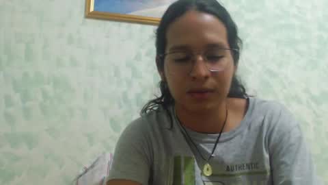 Snapshot of beentage chatting on 12-23-24, 01:51 Alex online show from 12-23-24, 01:51