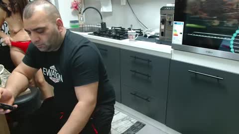 Snapshot of bela747741 chatting on 12-31-24, 11:49 kevin and Bella online show from 12-31-24, 11:49