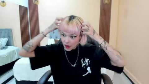 Snapshot of bela_craxkerr chatting on 05-13-26, 12:46 Bela online show from 05-13-26, 12:46