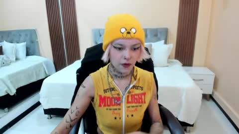 Snapshot of bela_craxkerr chatting on 05-18-26, 12:33 Bela online show from 05-18-26, 12:33