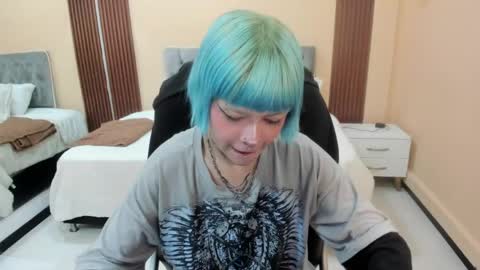 Snapshot of bela_craxkerr chatting on 06-06-26, 12:43 Bela online show from 06-06-26, 12:43