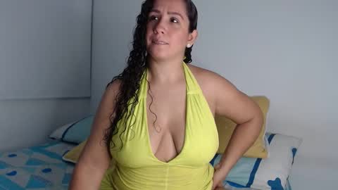 hadid online show from 10-14-25, 12:22