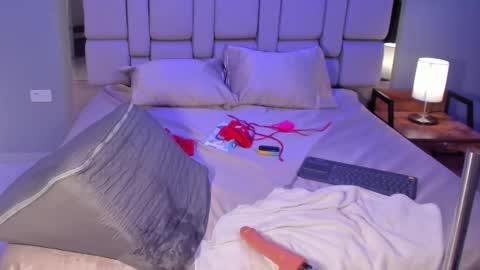 Bella online show from 03-12-26, 04:18