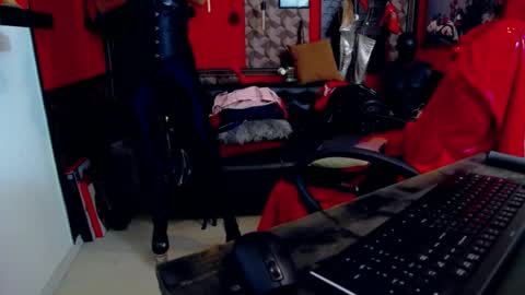 Snapshot of belatrixdomme chatting on 07-10-26, 08:07 BelatrixDomme online show from 07-10-26, 08:07