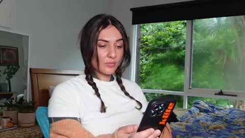 Snapshot of belen_osqura chatting on 06-30-26, 06:03 Alt Aussie online show from 06-30-26, 06:03