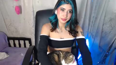 modelo independiente online show from 12-04-24, 01:03