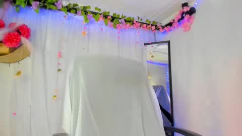 modelo independiente online show from 02-11-26, 01:43