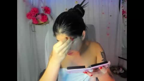 modelo independiente online show from 04-17-26, 09:40