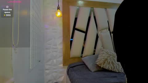 Bella online show from 12-20-24, 03:31