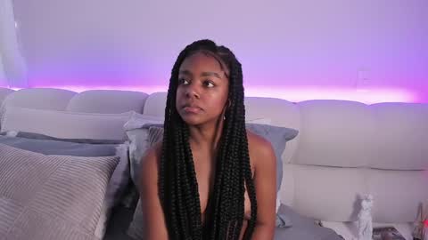 Snapshot of belkis_mills chatting on 01-10-25, 01:41 Belkis online show from 01-10-25, 01:41