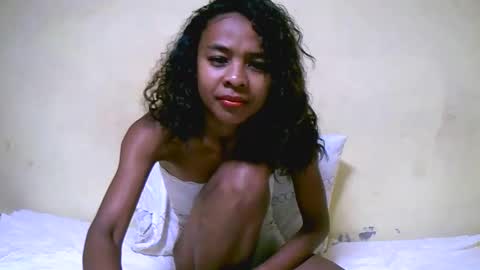 Snapshot of bella193999 chatting on 12-05-24, 12:44 bella193999 online show from 12-05-24, 12:44