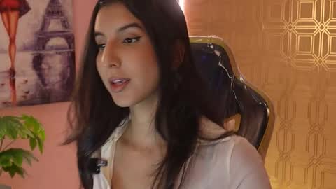 bella19   online show from 11-25-25, 08:31