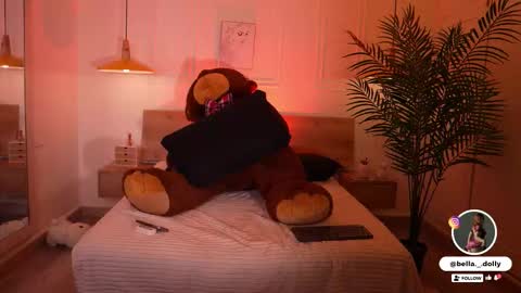 Snapshot of bella__donne chatting on 09-16-25, 11:33 online show from 09-16-25, 11:33