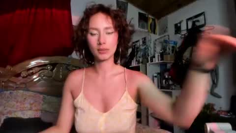 Snapshot of bella__w chatting on 07-24-26, 02:09 Zia online show from 07-24-26, 02:09