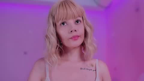 isabella online show from 02-13-25, 07:52