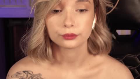 Snapshot of bella_alita chatting on 01-22-25, 08:38  lita  online show from 01-22-25, 08:38