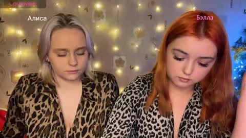 bella_and_alice online show from 12-18-25, 04:57