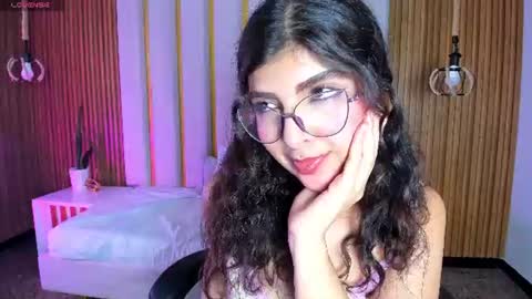 B  E  L  L  A  online show from 07-21-26, 06:38