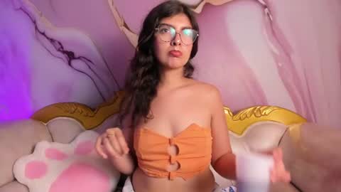 B  E  L  L  A  online show from 07-31-26, 07:02