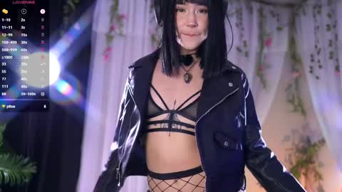 In instagran bel myangel online show from 04-08-26, 11:27