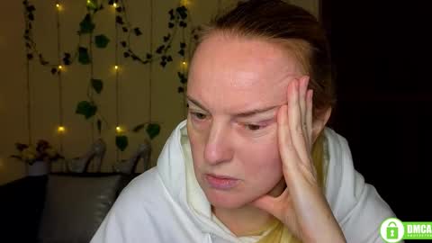 Snapshot of bella_hadatt chatting on 02-17-26, 12:34 Bella online show from 02-17-26, 12:34