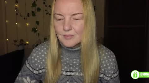 Snapshot of bella_hadatt chatting on 02-28-26, 06:36 Bella online show from 02-28-26, 06:36