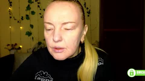 Snapshot of bella_hadatt chatting on 03-04-26, 12:22 Bella online show from 03-04-26, 12:22