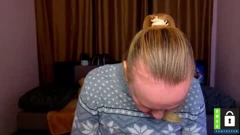 Snapshot of bella_hadatt chatting on 03-05-26, 06:53 Bella online show from 03-05-26, 06:53