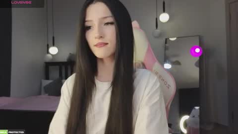 Bella next stream December 2 at 9pm gmt online show from 09-09-25, 03:28