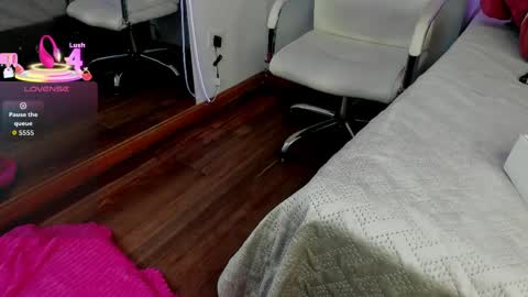  Bella  online show from 04-01-26, 03:40