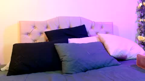 Valentina online show from 07-18-26, 02:27