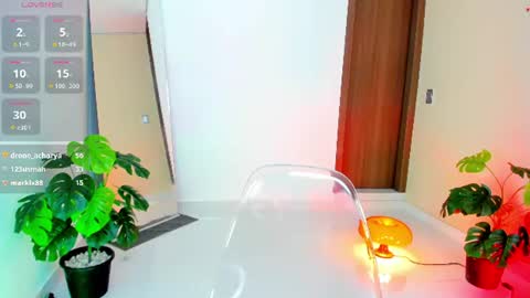 Snapshot of bella_luxxe chatting on 07-23-26, 10:08 online show from 07-23-26, 10:08