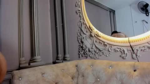 Mia online show from 12-05-25, 04:03