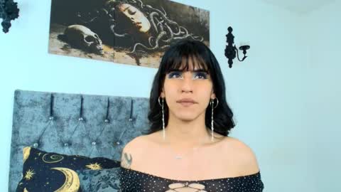 Bella online show from 10-19-25, 06:52