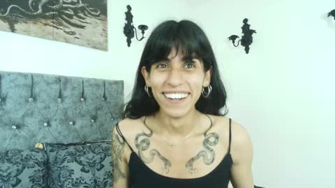 Snapshot of bella_poisonous chatting on 05-30-26, 02:41 Bella online show from 05-30-26, 02:41