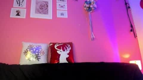 Bella Ponce  online show from 11-25-25, 02:50