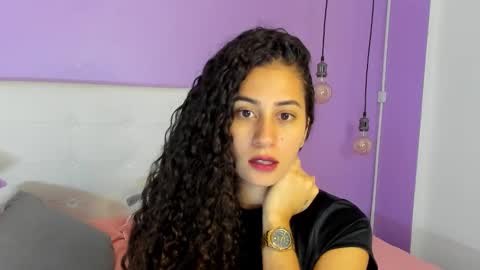 Bella Ponce  online show from 01-10-26, 03:03