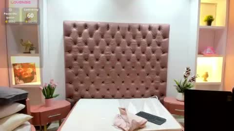 bella_rouge0 online show from 06-20-26, 01:03