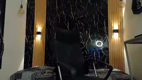     online show from 06-17-26, 08:32