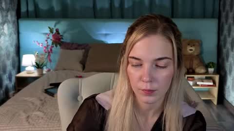 Bella online show from 11-26-25, 12:55